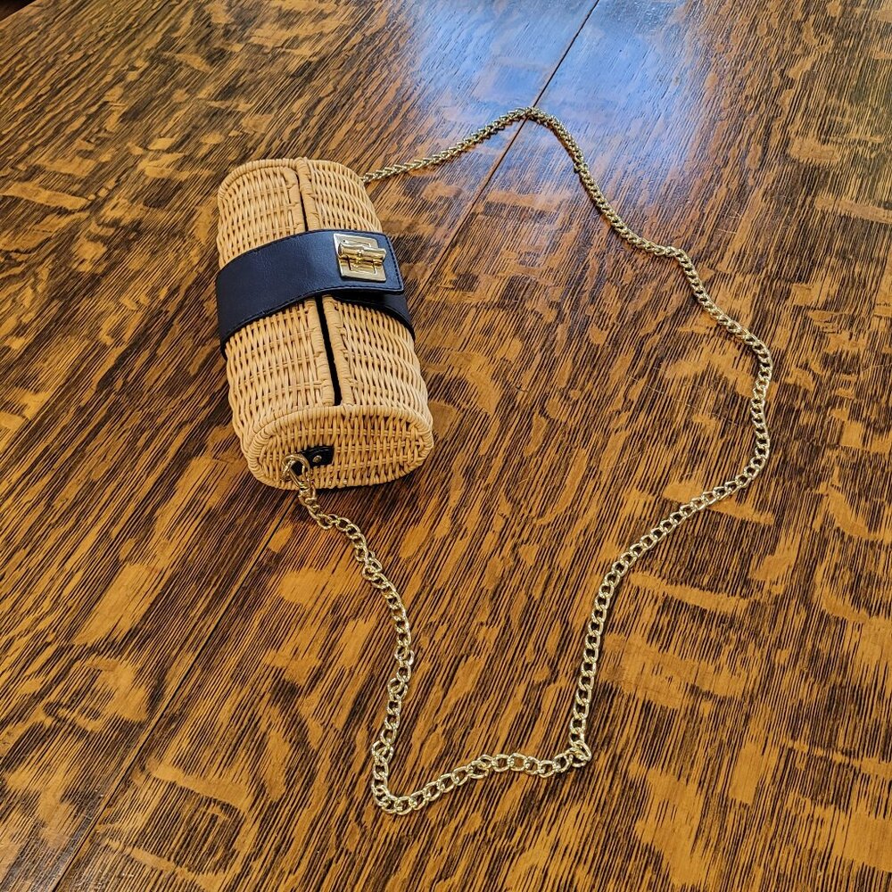 Like New Talbots Shoulder Bag. Leather Trim and Rattan. Gold-tone chain strap. - Picture 6 of 8